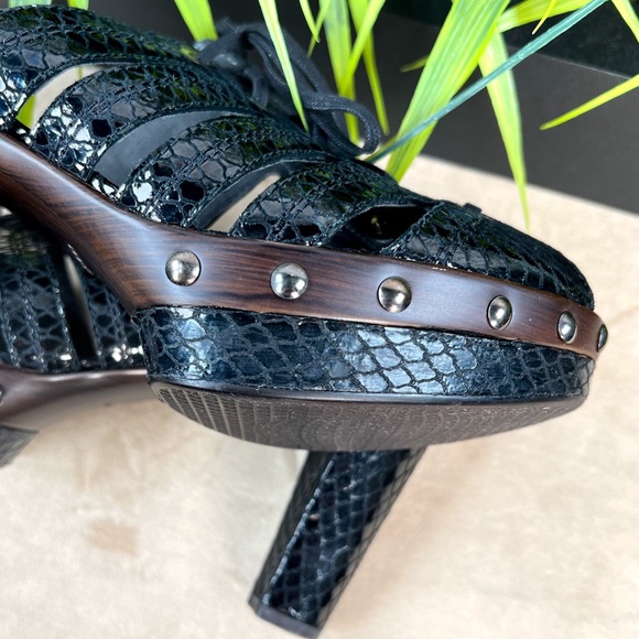 New w/o box: Stuart Weiztman Black Platform Sandals in 9 *RARE* style very chic - Picture 8 of 11